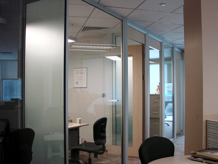 40款單玻高隔斷工程案例